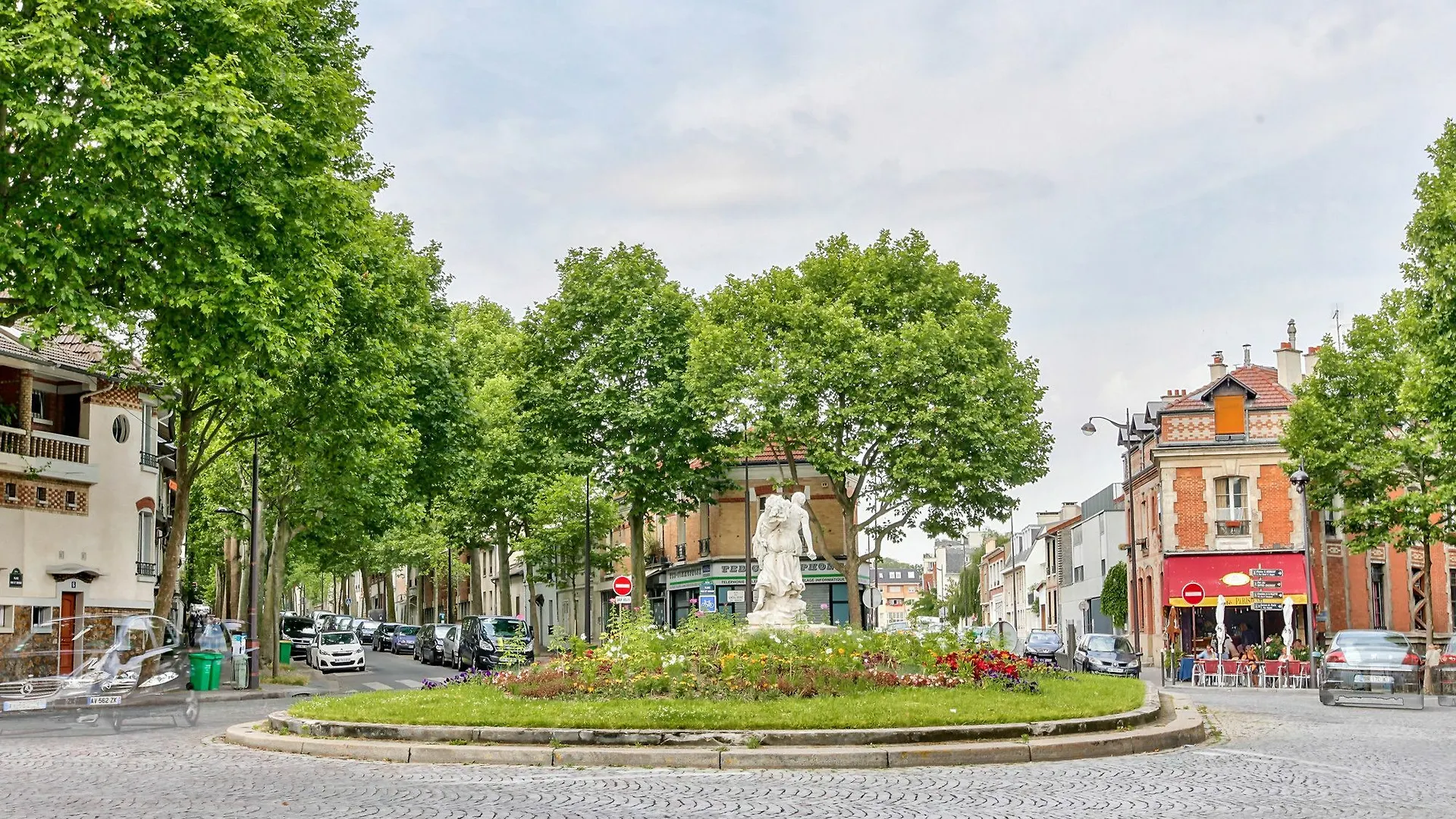 45-Atelier Paris Buttes Chaumont Apartment France